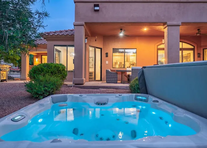 Amazing Luxury With Hot Tub & Views
